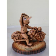 Pinocchio con moto